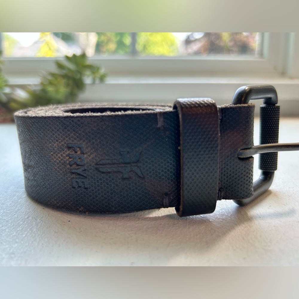 Frye Belt Dark Brown Leather Distressed Two Tone Genuine Size 40 Made in India